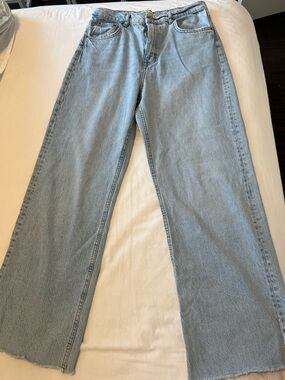 Zara Light Wash Relaxed Straight Jeans